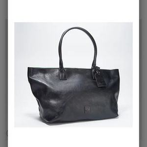 Dooney and Bourke Russel large tote MSRP 480.00